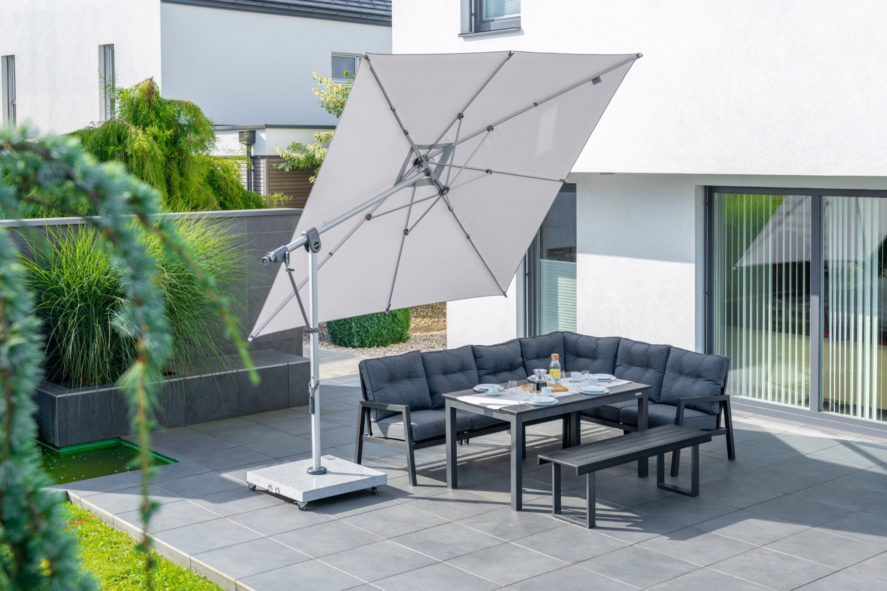 Granitsockel_140kg__Expert_Dining_Lounge_3__Musterhauspark_Haid_ScalaHaus_1